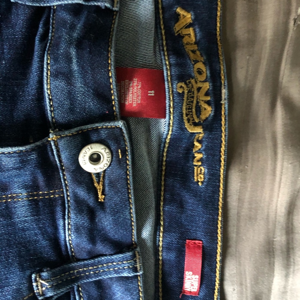 Distressed jeans - Picture 2 of 2